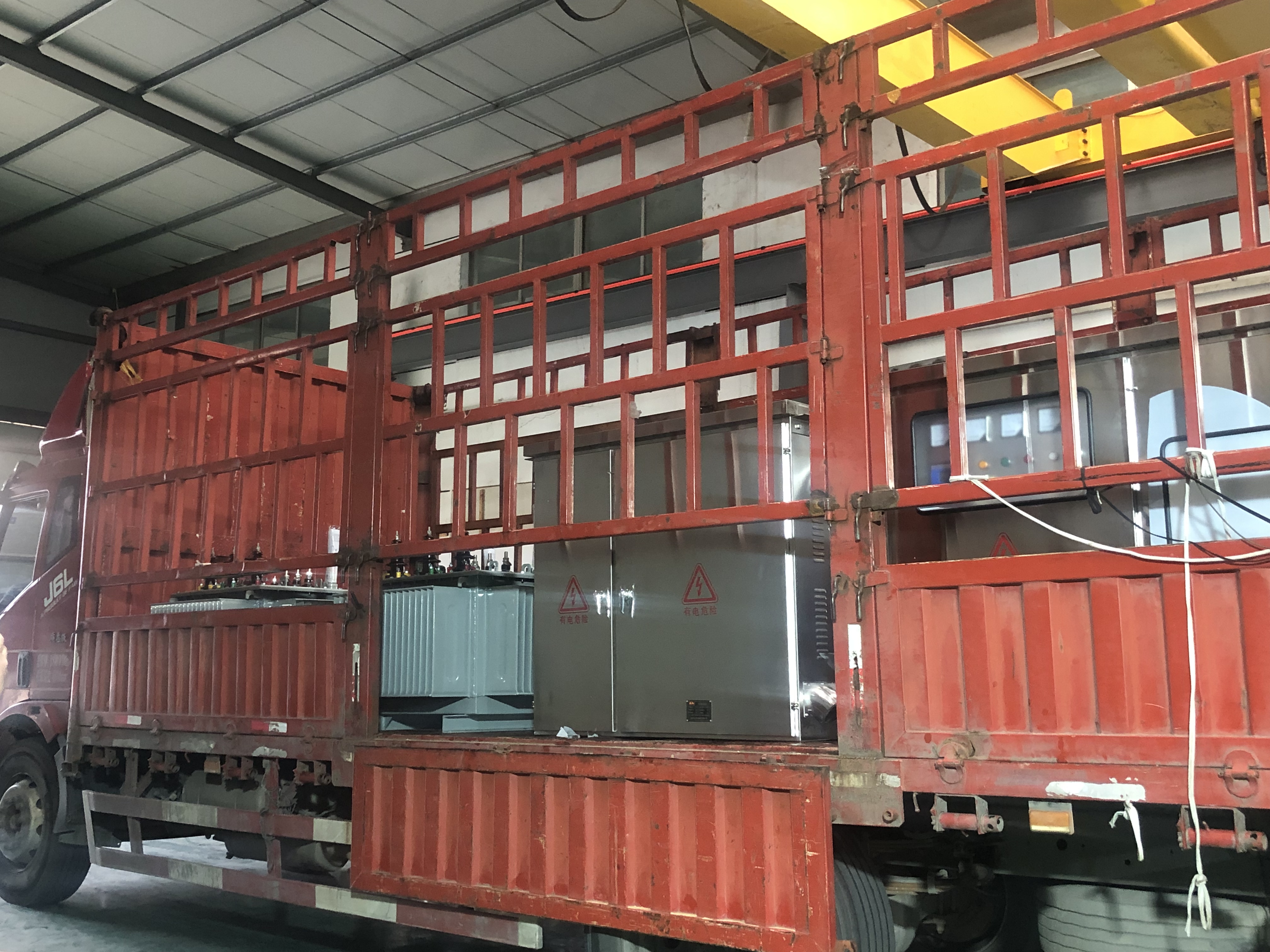 Trafo Terendam Minyak dan Kotak Distribusi Dikirim Hari Ini